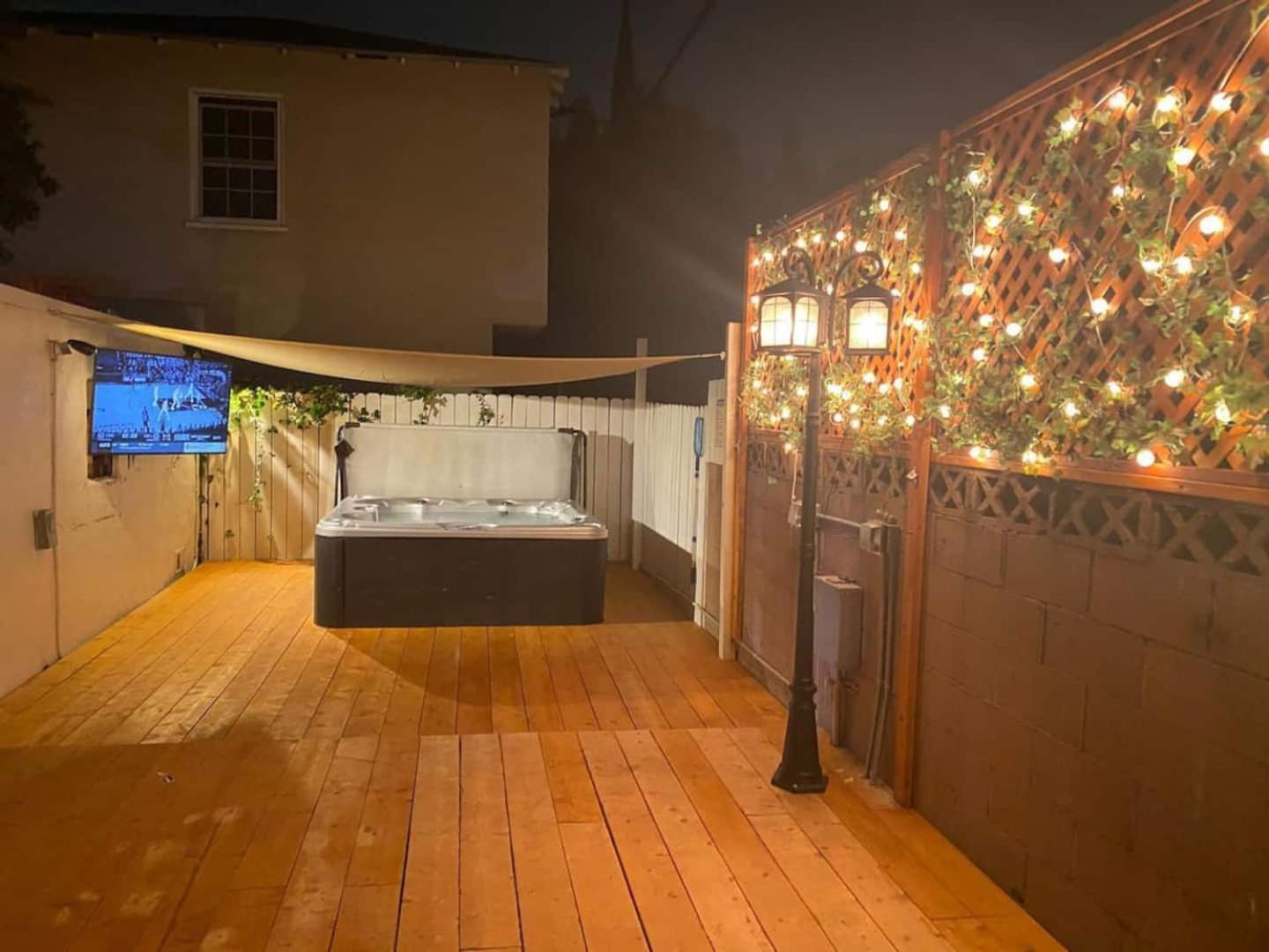 Holiday home Kobe Bryant-themed 3 Bedroom With Hot Tub 10 Minutes From Rodeo Drive *